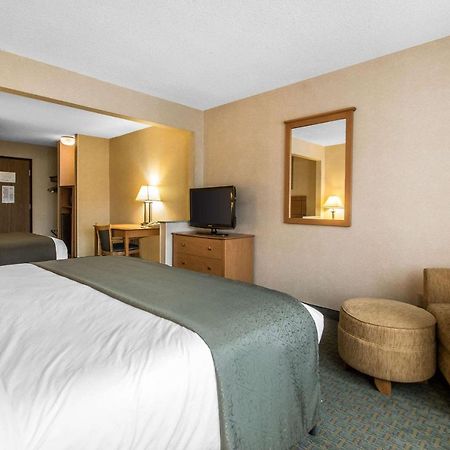 Quality Inn Dubuque On Hwy 20 Экстерьер фото