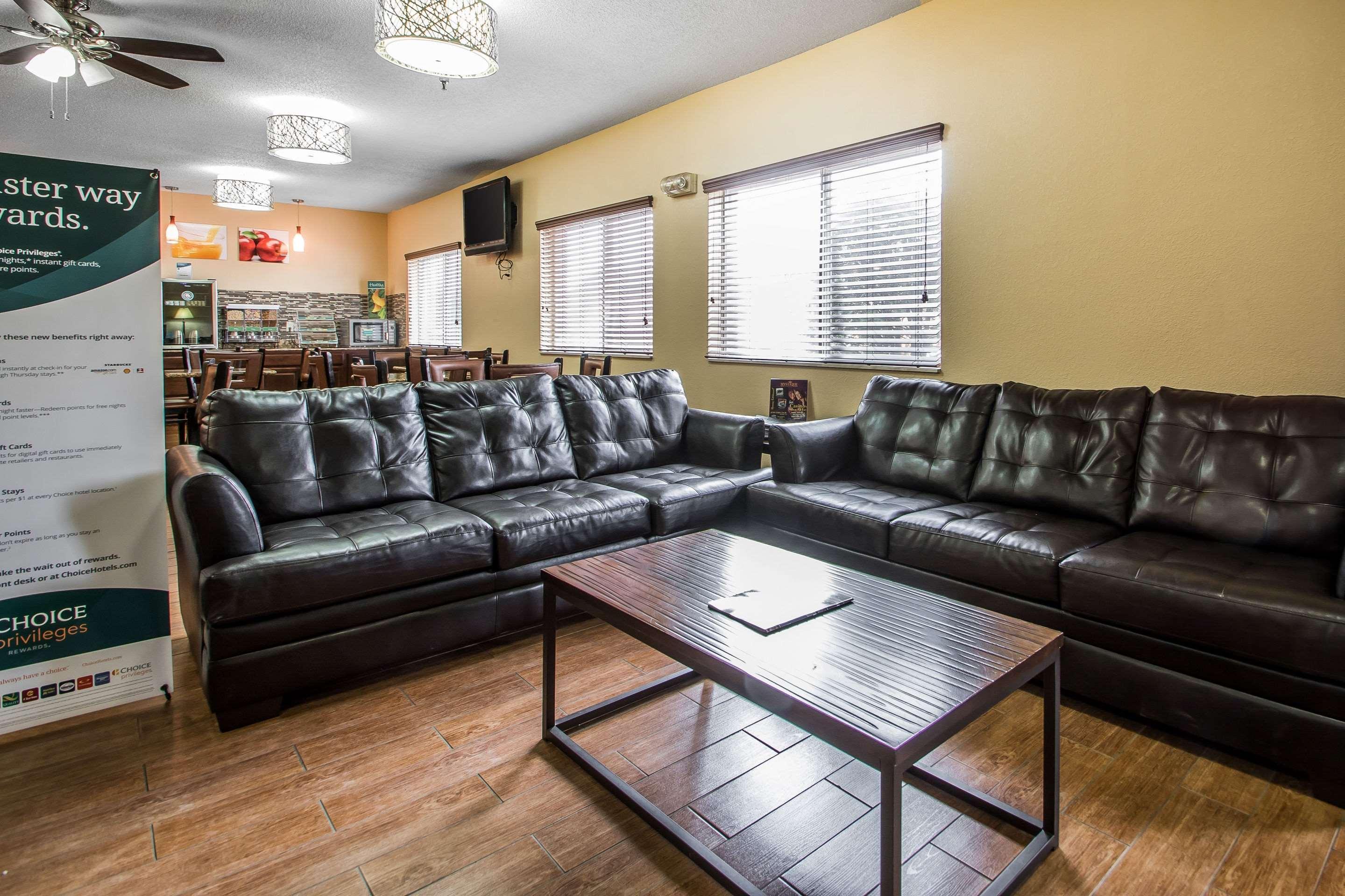 Quality Inn Dubuque On Hwy 20 Экстерьер фото
