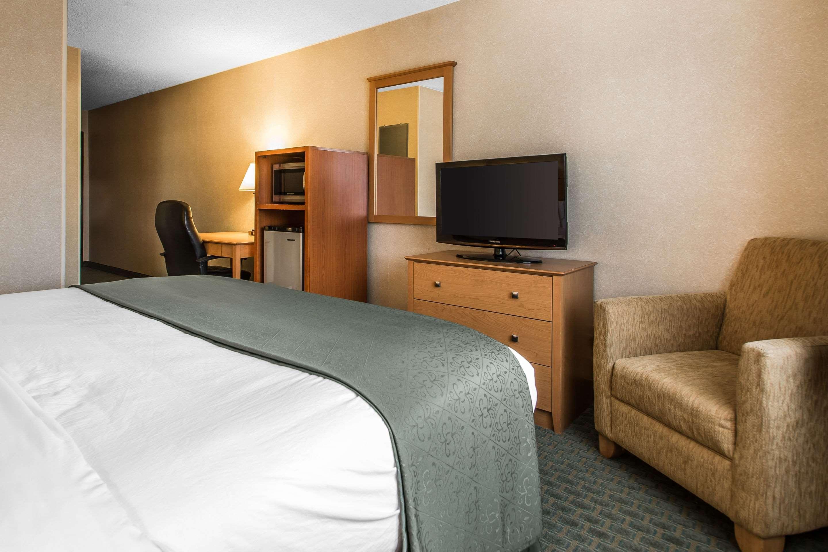 Quality Inn Dubuque On Hwy 20 Экстерьер фото