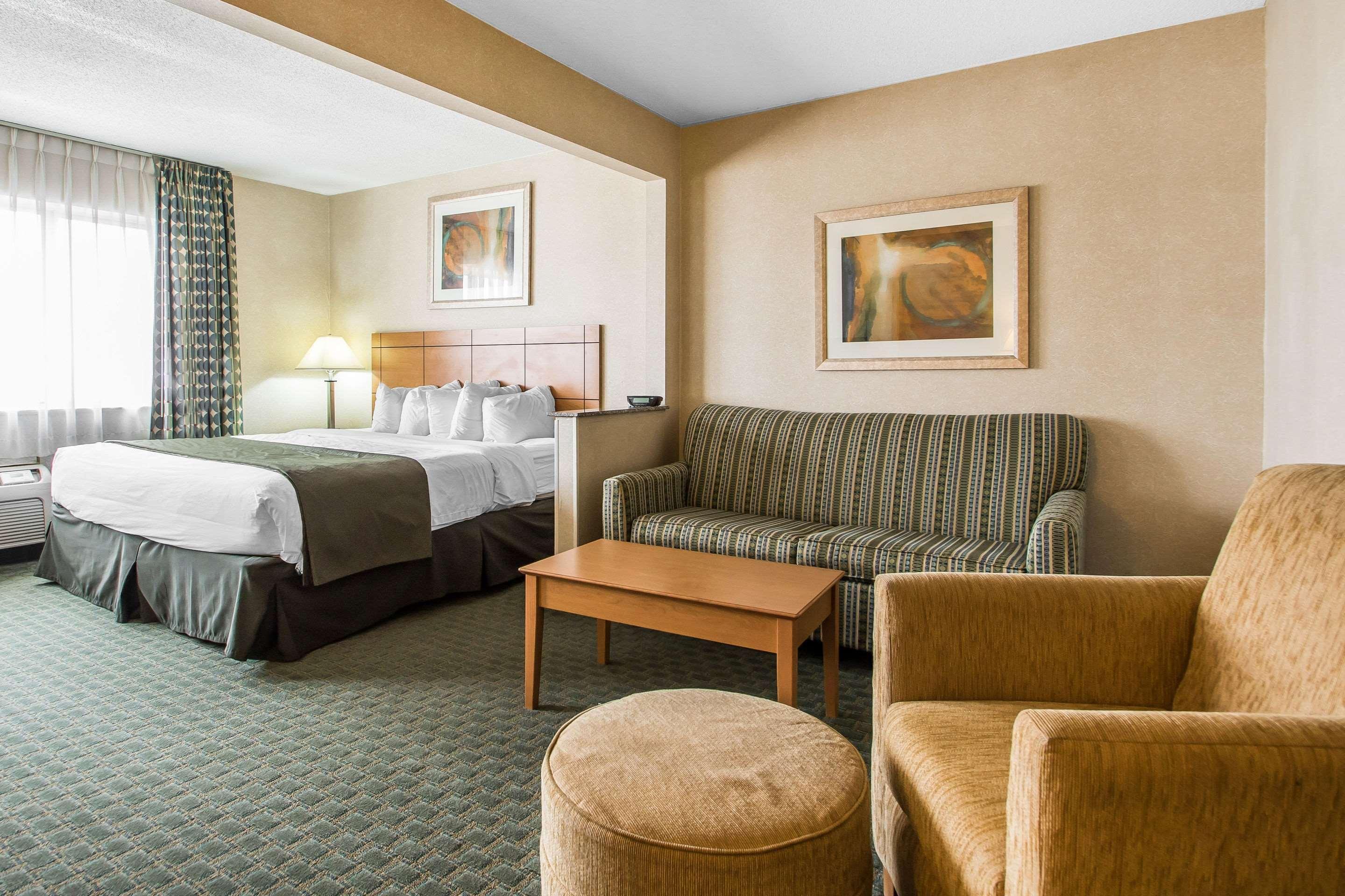 Quality Inn Dubuque On Hwy 20 Экстерьер фото
