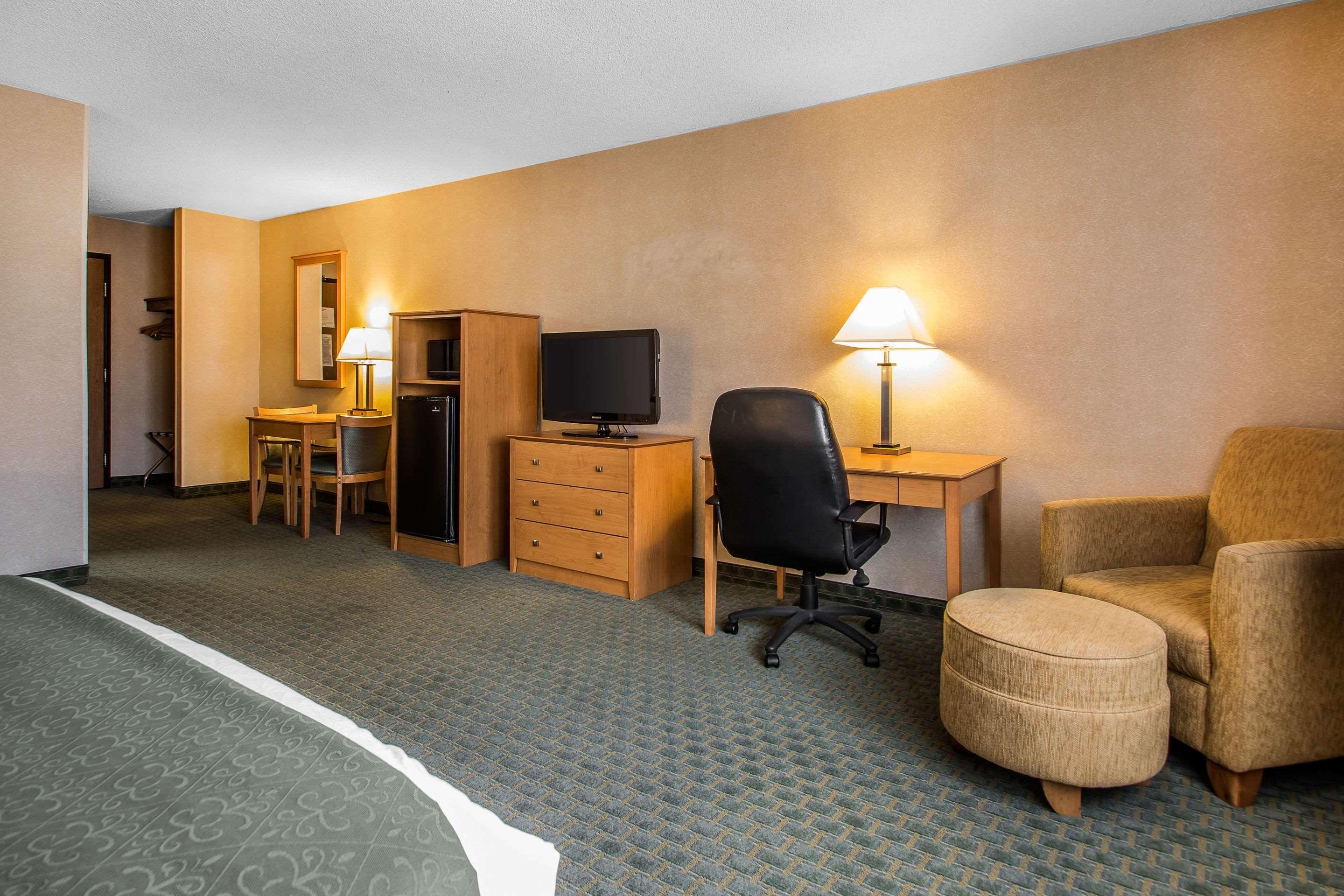 Quality Inn Dubuque On Hwy 20 Экстерьер фото