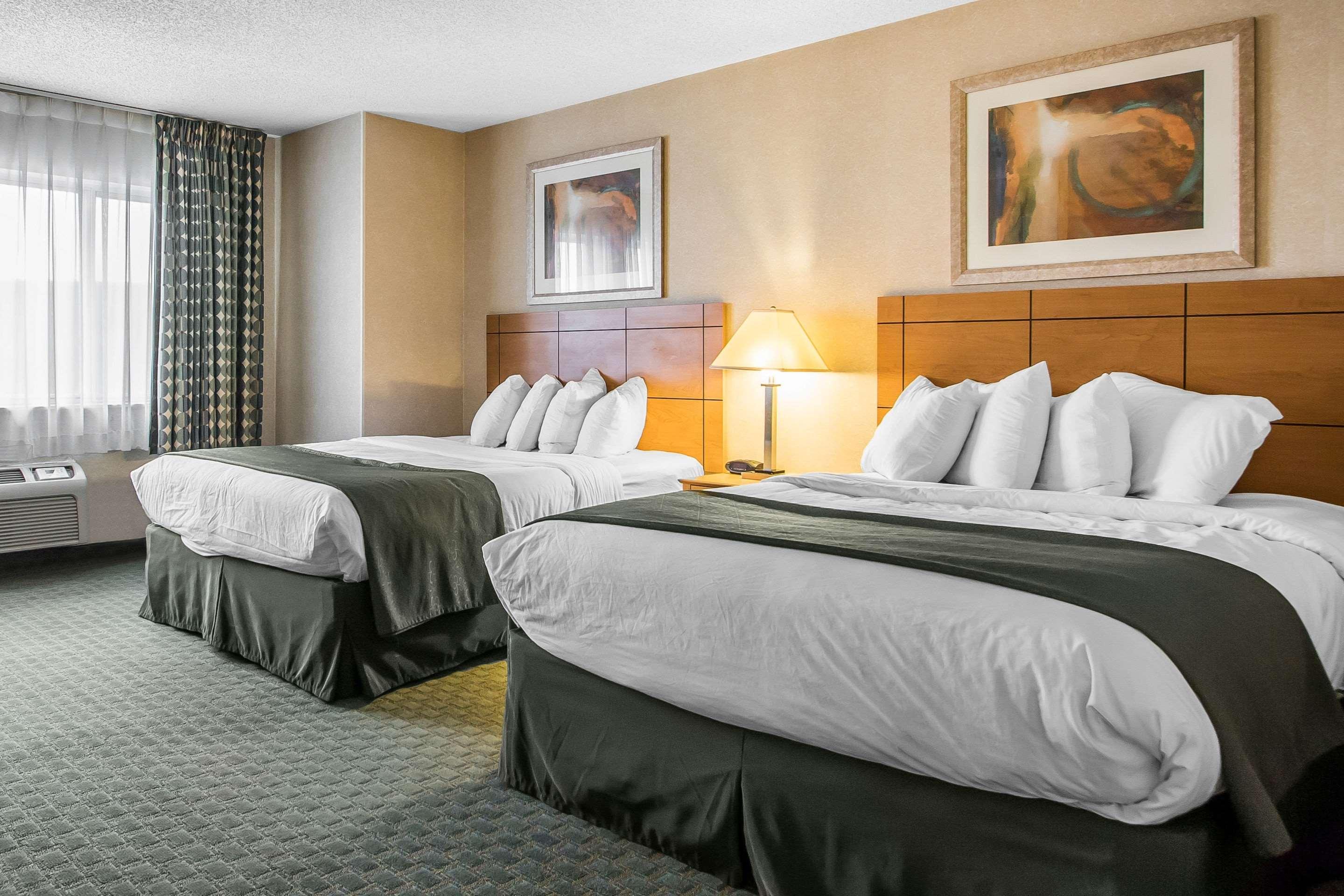 Quality Inn Dubuque On Hwy 20 Экстерьер фото